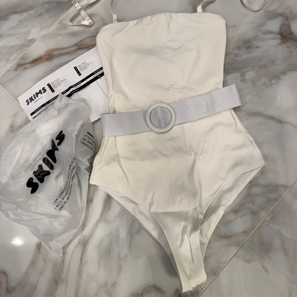 NEVER WORN Shaping Swim Strapless one Piece